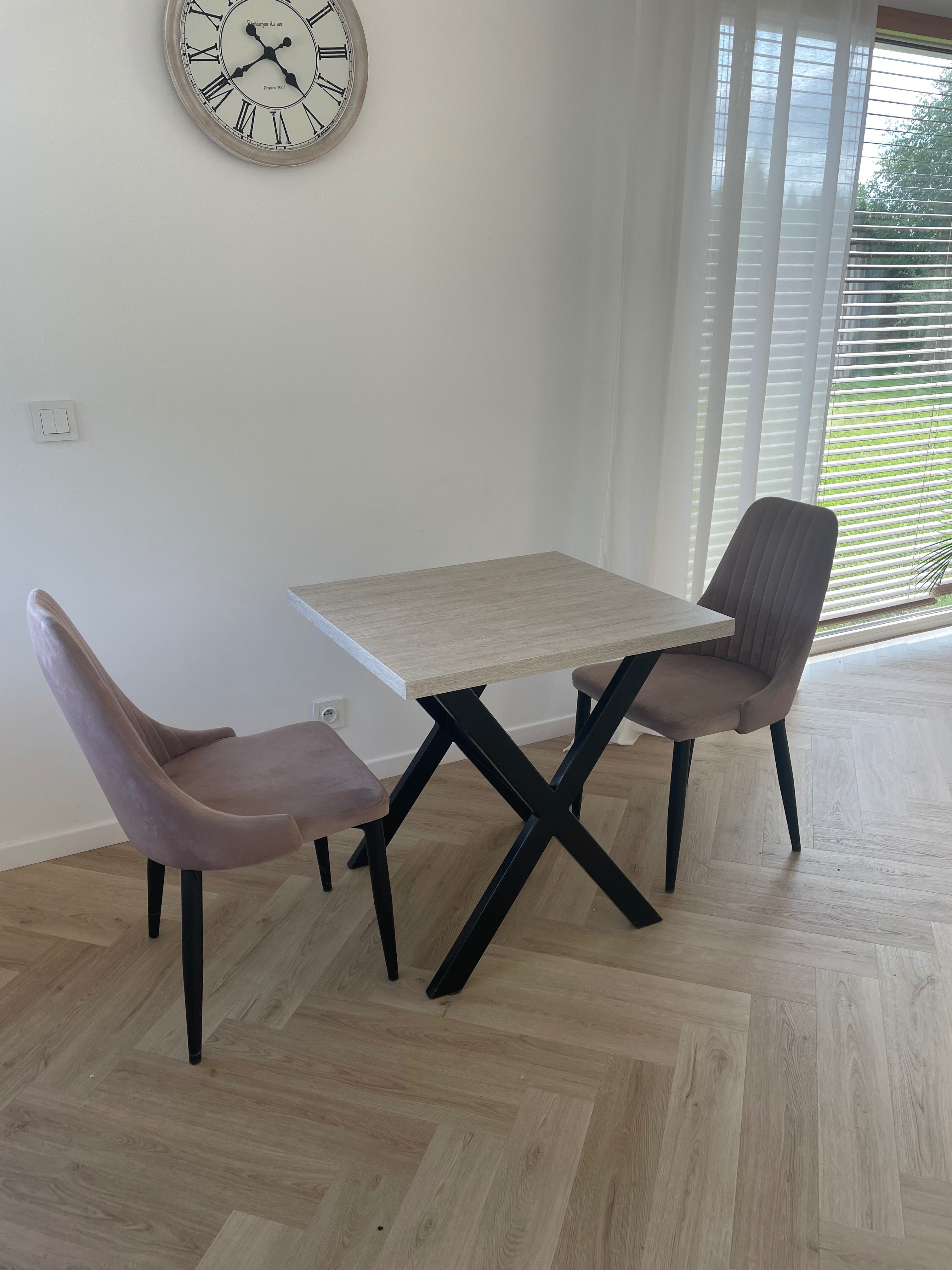 Stolik Loft plus dwa krzesła Homla krzesełka do kuchni