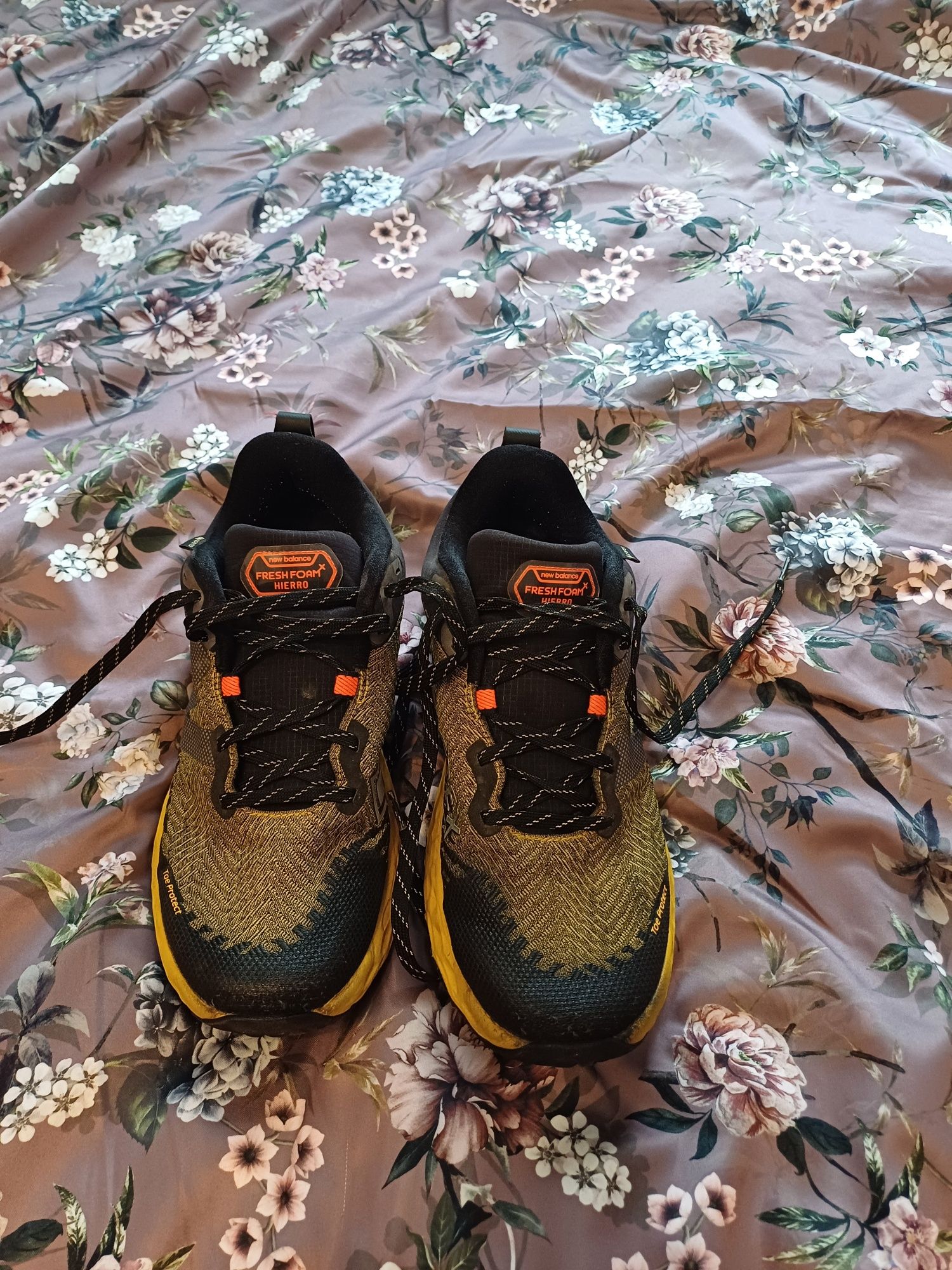 Buty do biegania trailowe new balance 44