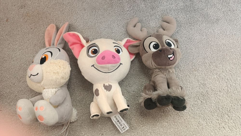Zestaw trzy nowe maskotki pluszaki zwierzaki Disney Olaf viana Bambi