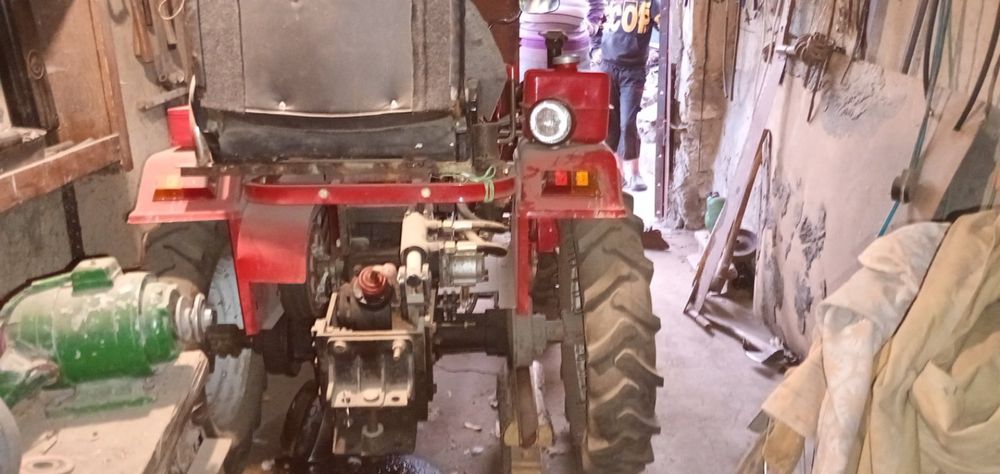 Продам трактор после обкатки с малым пробегом.цена 80000 гр. Торг прис