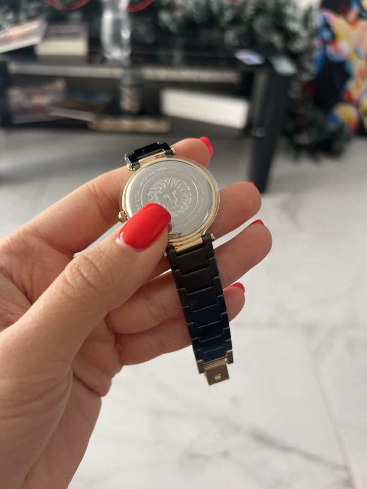 Продам часы anne klein с брилиантом оригинал новые