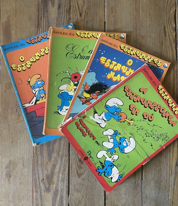 Coleção de 4 livros dos Estrumpfes originais.