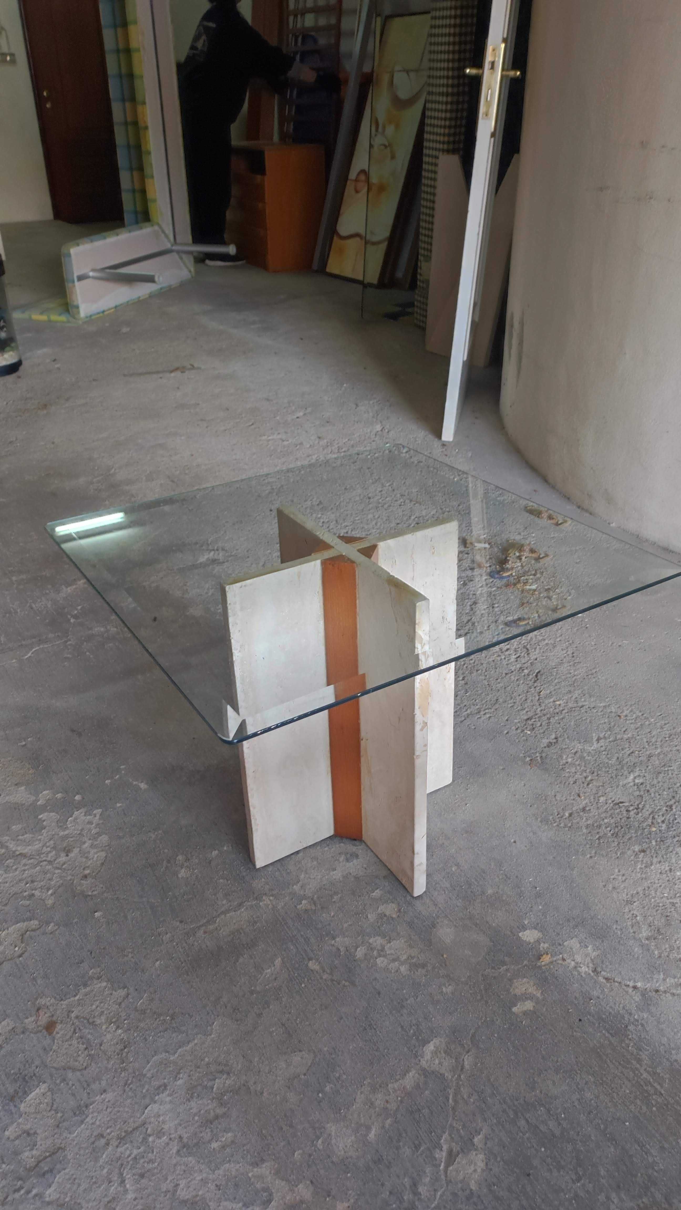 Mesa Pequena Madeira e tampo de vidro
