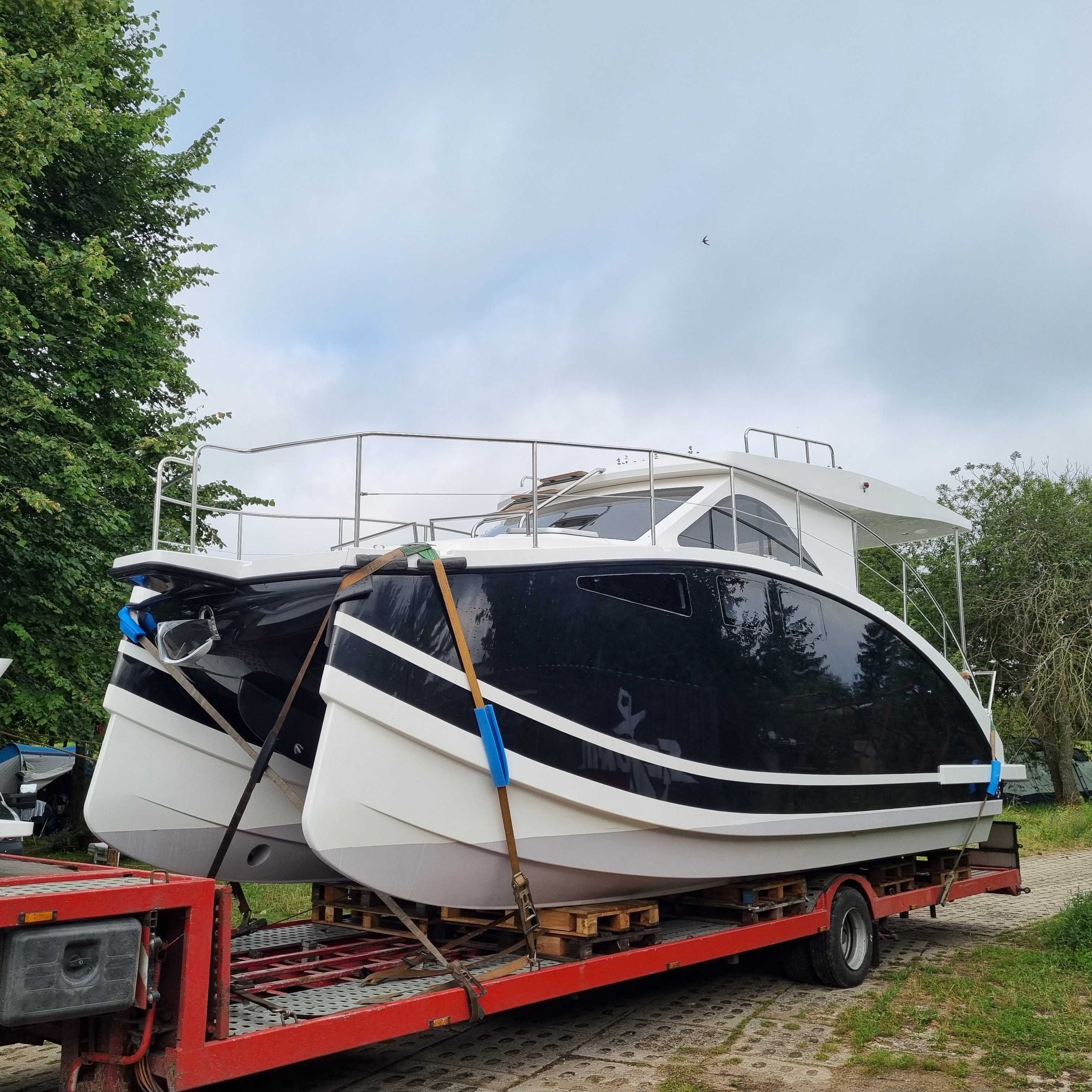 Czarter na Mazurach RYN Navigathor 30 Houseboat bez uprawnień