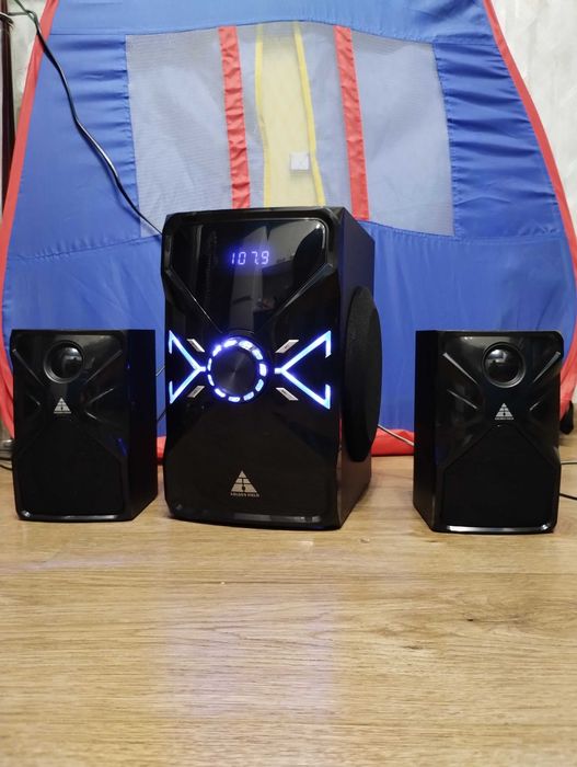 Муз центр с сабвуфером ( Блютуз / USB / AUX / тюнер / SD-карта )