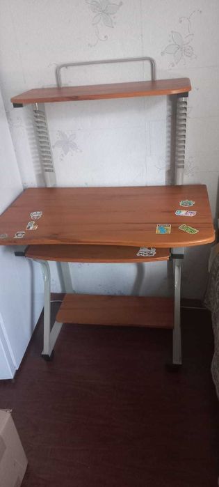 Продам компьютерний стол