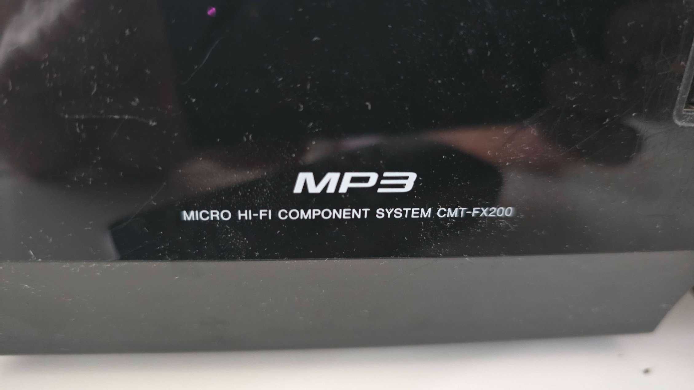 Miniwieża Sony CMT FX200 (CD,MP3,radio,aux)