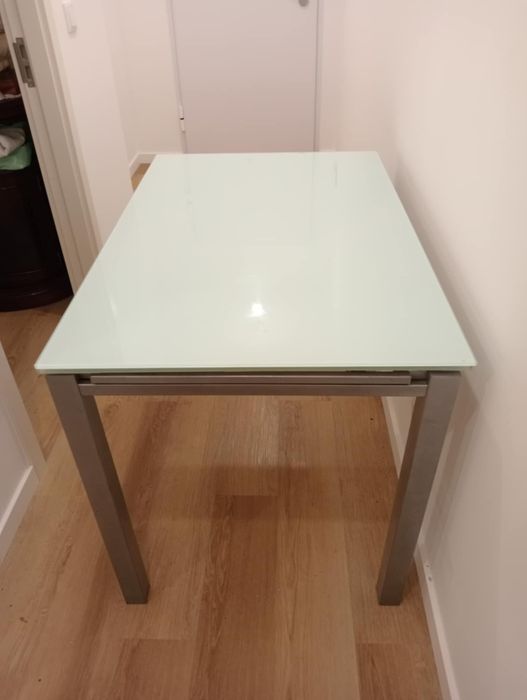 Vendo uma Mesa de sala