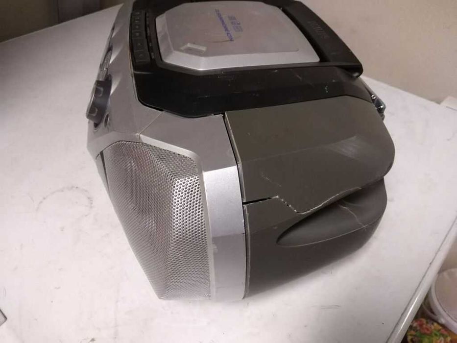 Radiomagnetofon z CD Boombox Philips AZ3068 na części