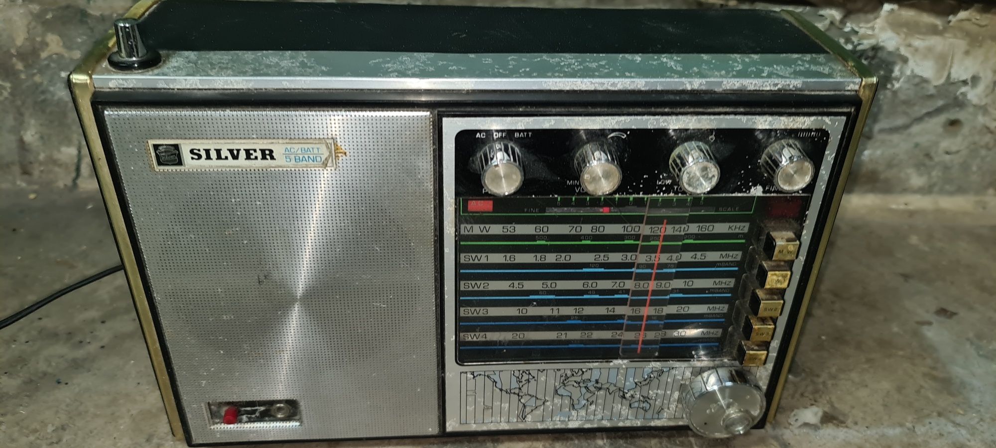 Radio antigo marca silver