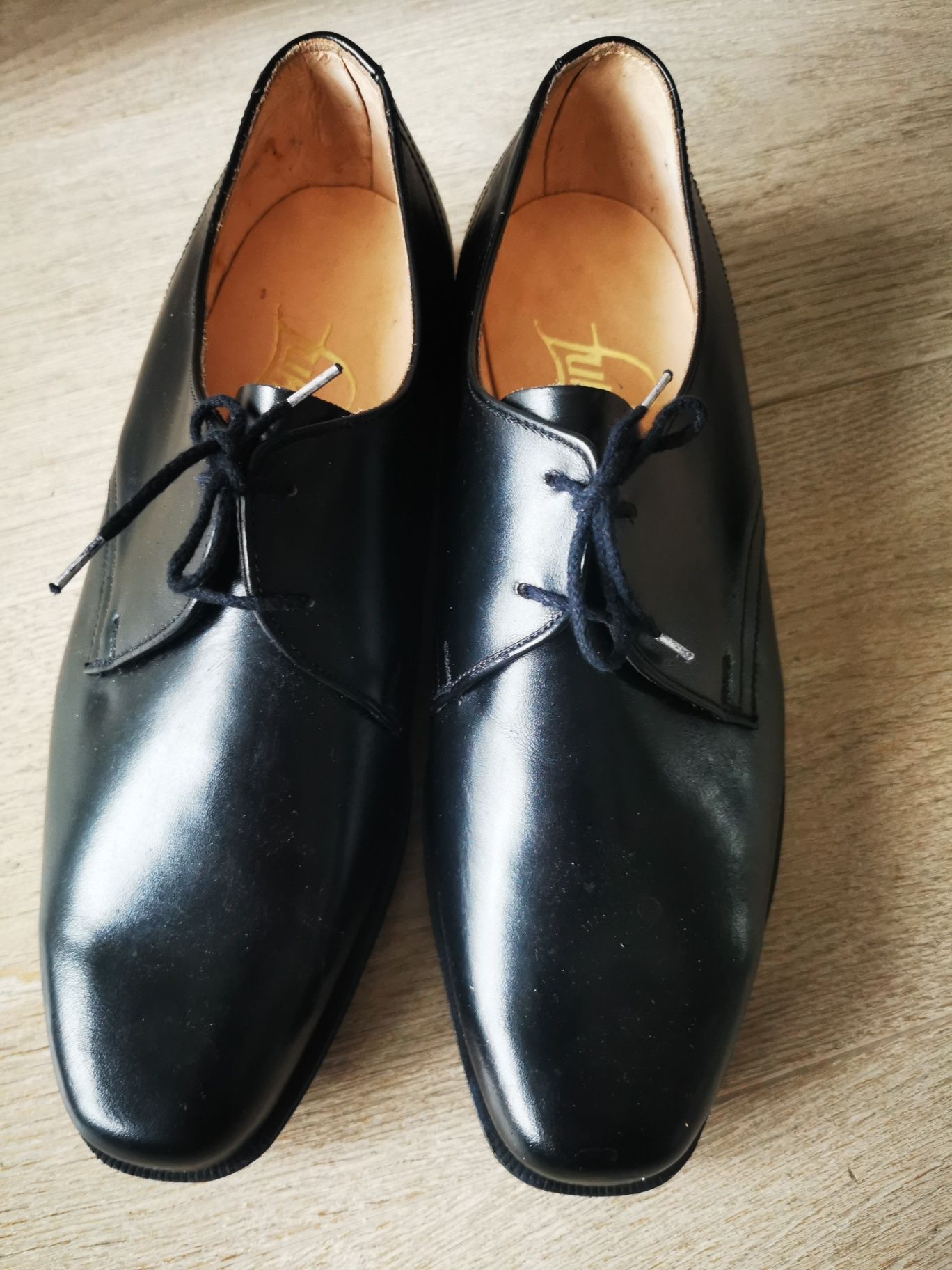 Buty męskie pantofle czarne skóra naturalna r. 42 NOWE