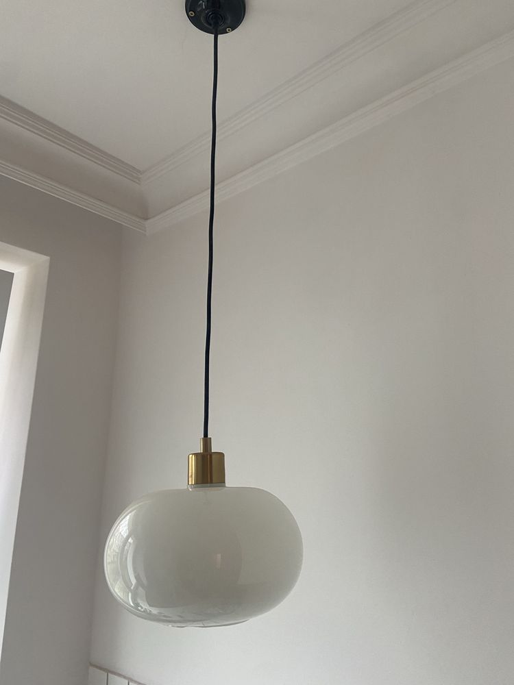 Wiszaca lampa klosz bialy lata 60 oprawa nowa ceramiczna