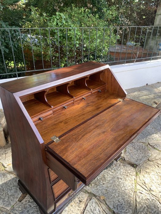 Papeleira em Pau santo