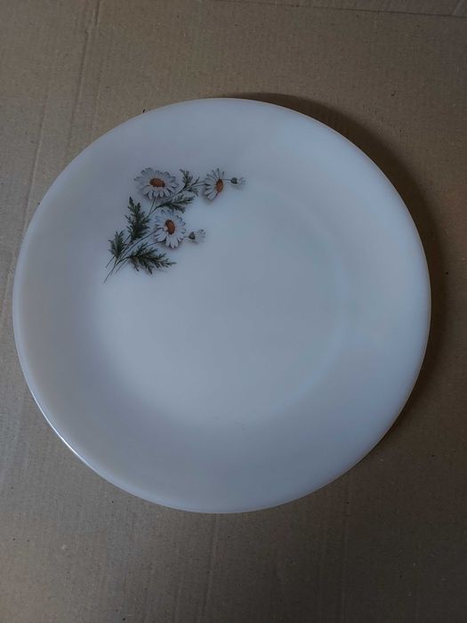 Prato para Bolos Arcopal – Design Floral (Rosas/Malmequeres)