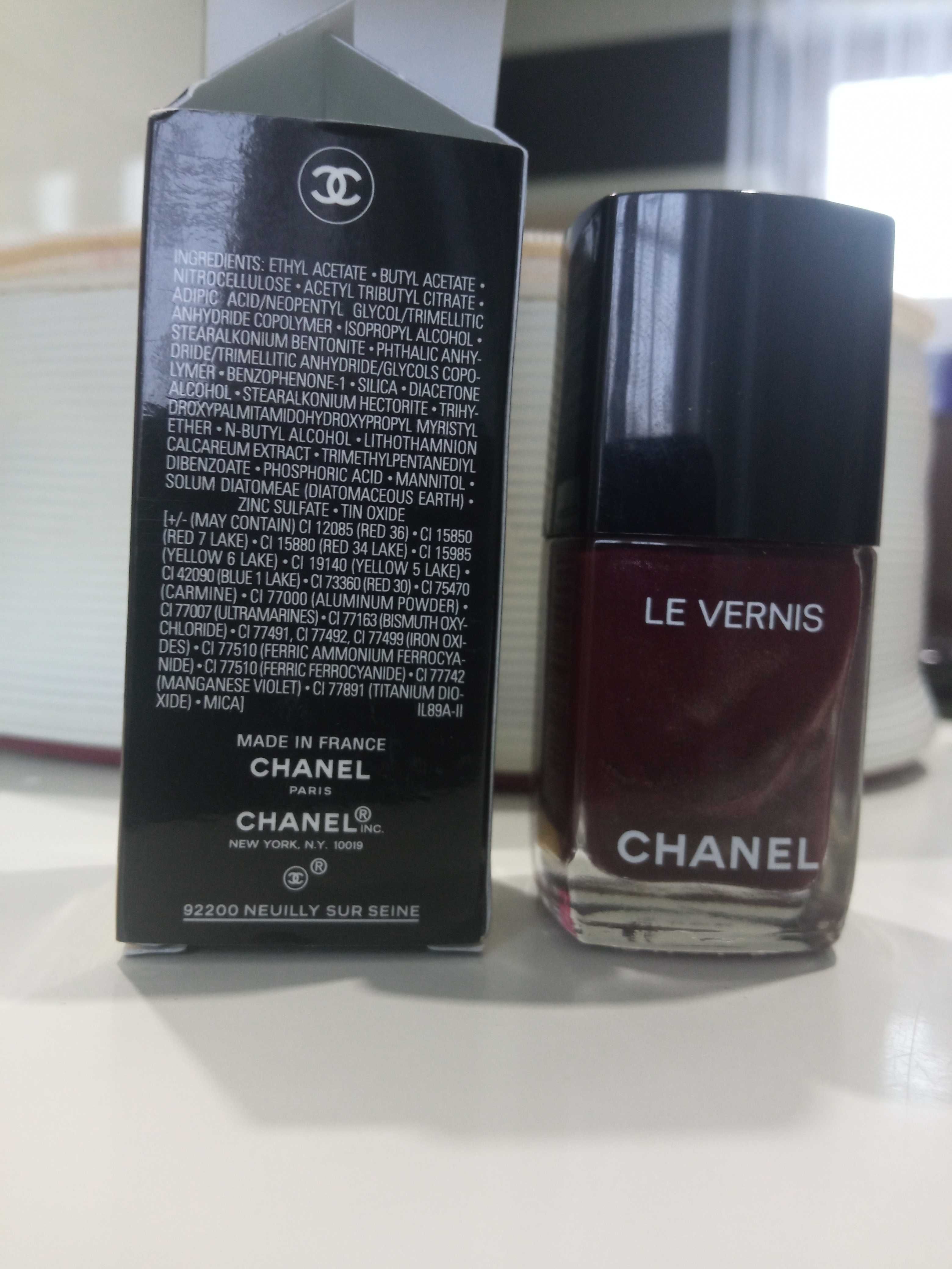Lakier do paznokci Chanel Longue Tenue Longwear Nair Colour nr 18 vamp