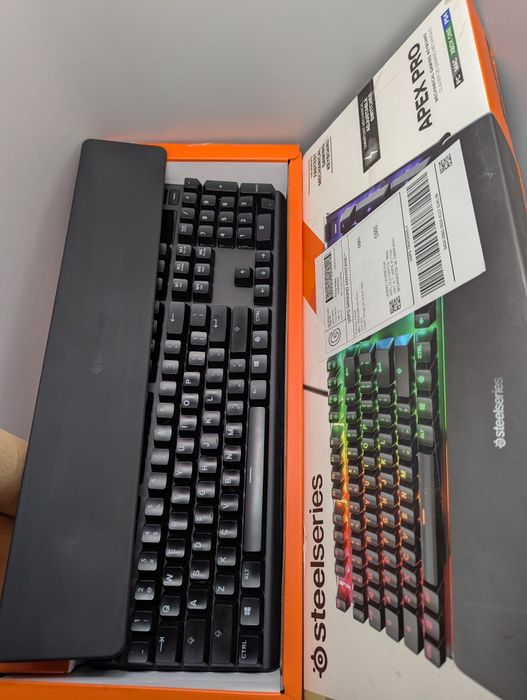 Механічна ігрова клавіатура SteelSeries Apex Pro HyperMagnetic — Adjus