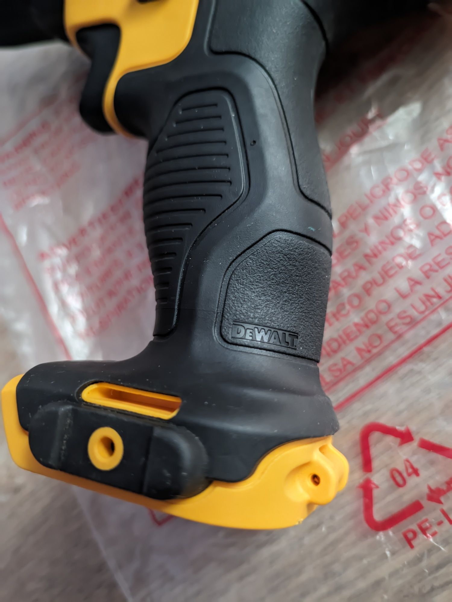 Новий оригінальний акумуляторний дриль-шурупокрут DeWalt (DCD710-KS)
