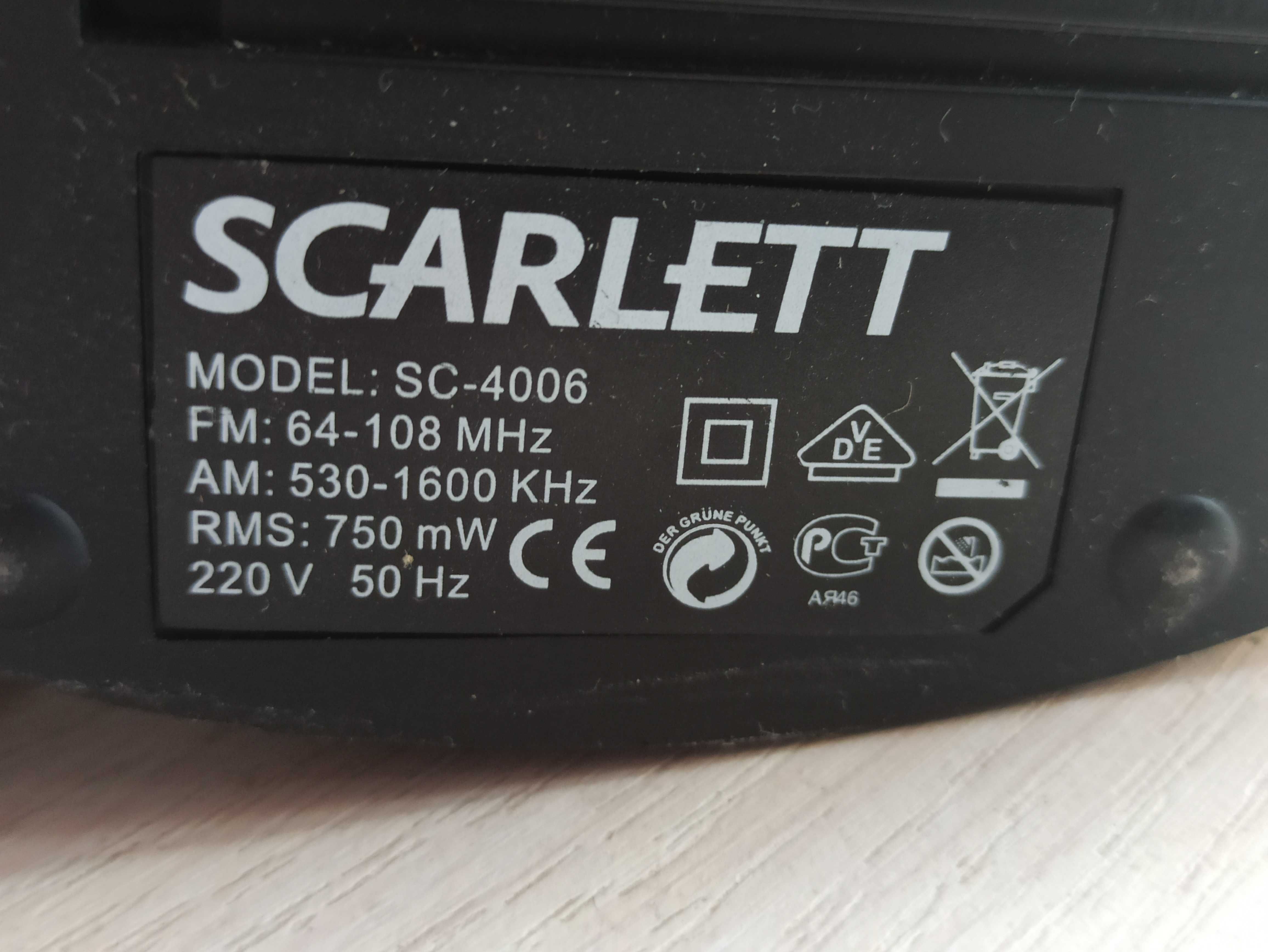 Часы электронные с радио Scarlett SC-4006 (бу, рабочие)