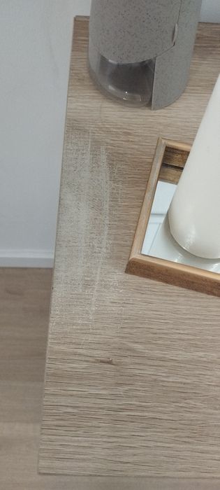 Consola ABANA bege em mdf com 2 gavetas Homa

Com algumas partes danif