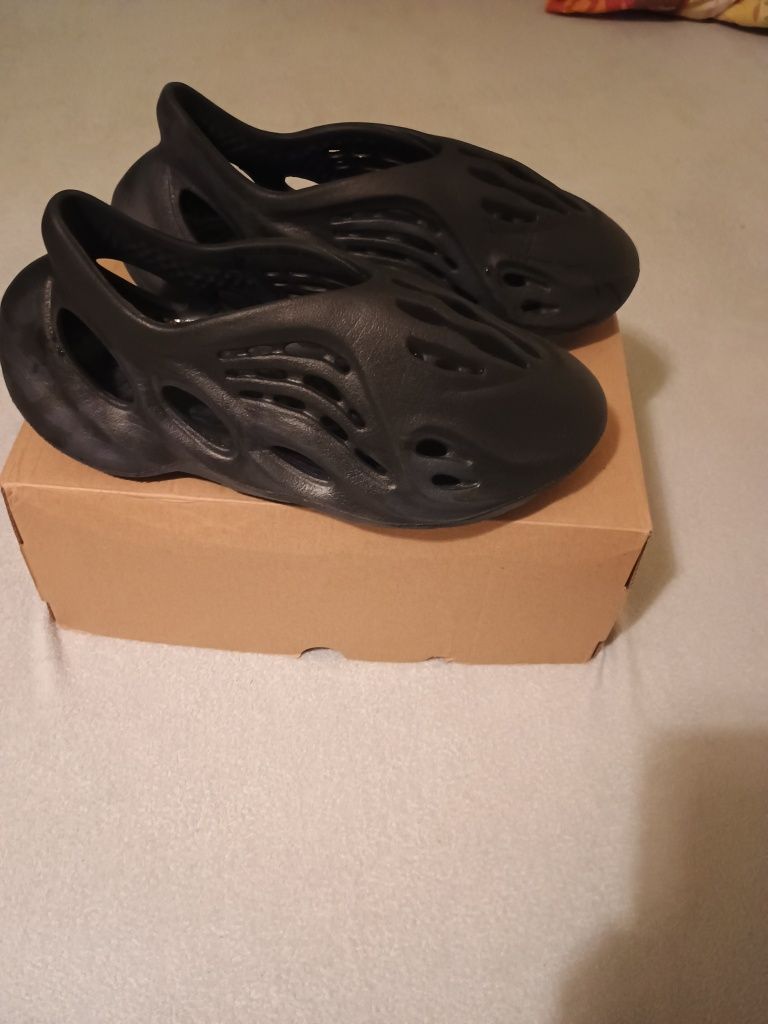 FOAM RNNR adidas