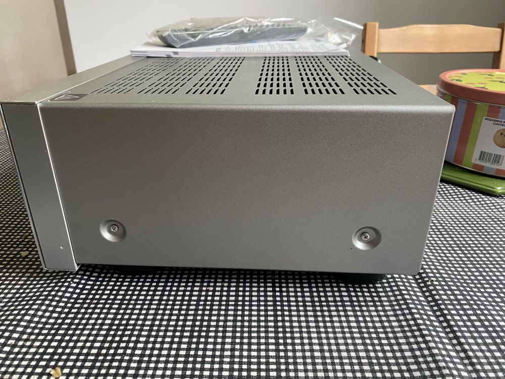 Amplituner Onkyo TX-8150 z pilotem instrucją i kablem zasilajacym