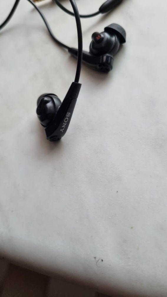 Słuchawki Sony MDR-NC31EM Cyfrowa Eliminacja Hałasu czarny