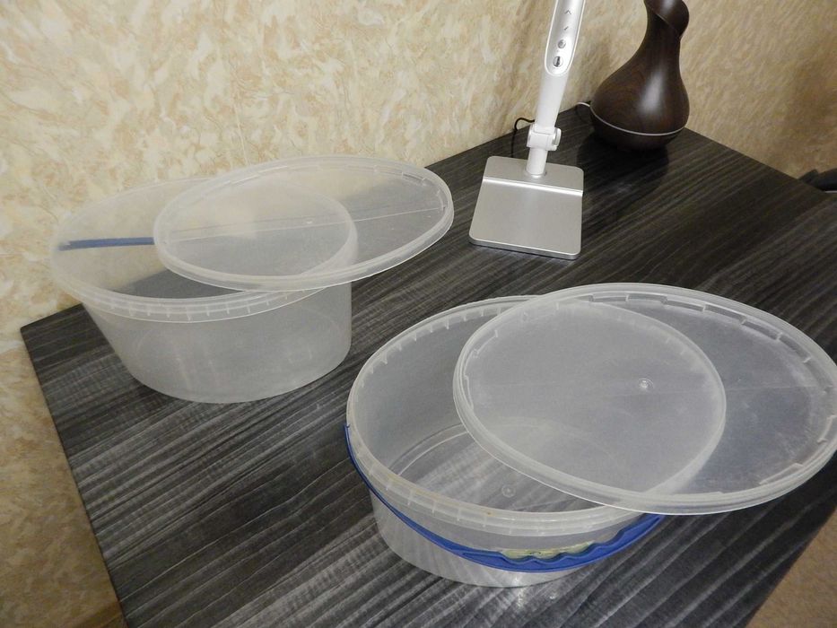 Пластиковое ведро эллипс для пищевых продуктов.