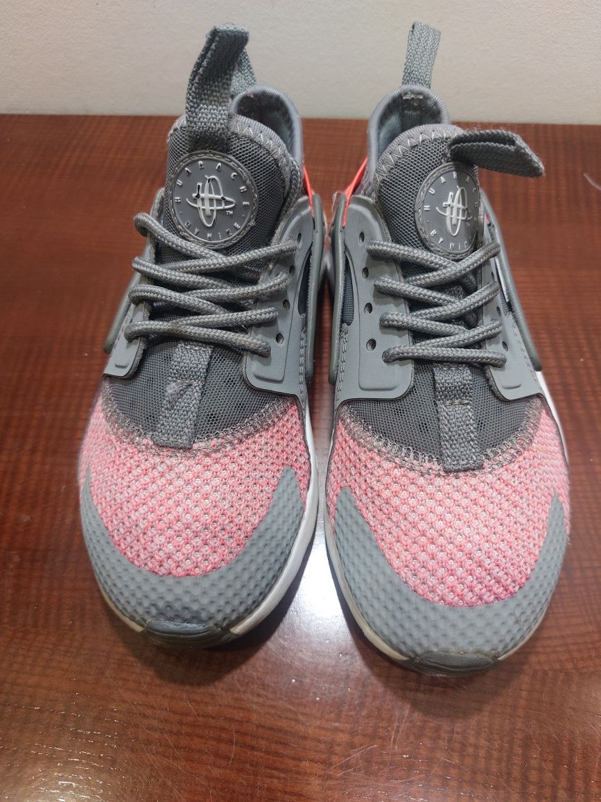 Дитячі. Оригінальні. Кросівки Nike. Розмір 28