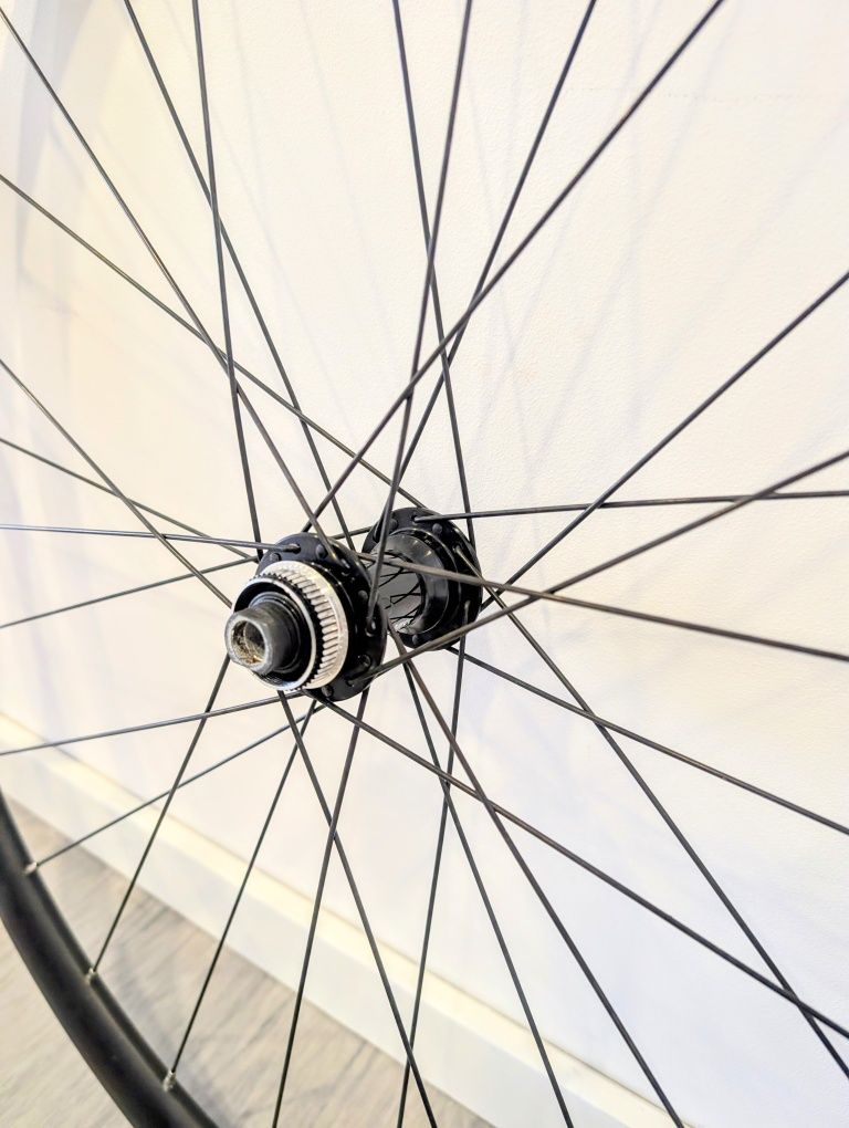 Rodas Estrada Alumínio perfil 30 mm Shimano HG 12V SPLined Disc C Lock