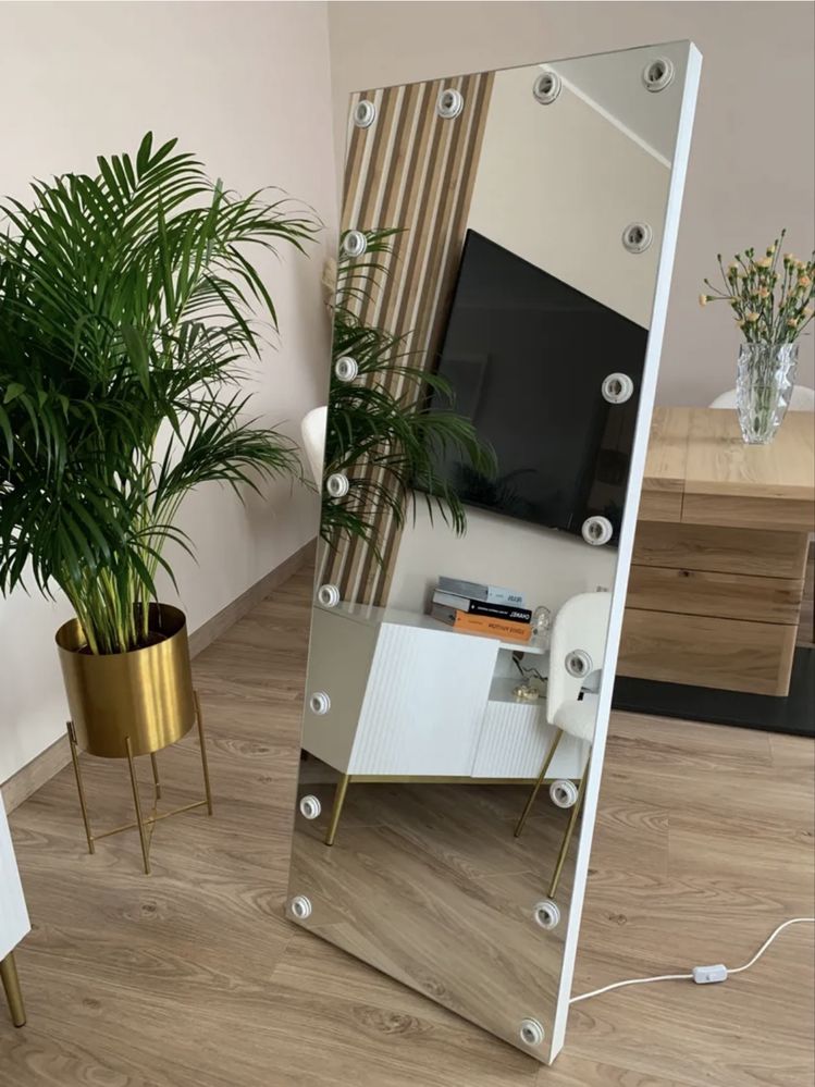 Lustro stojące wizażowe z żarówkami 180x80