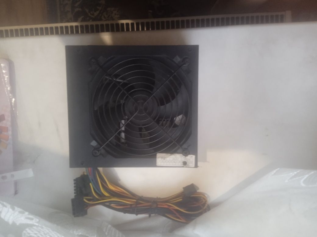 Продам блок живлення Vinga PSU400-12