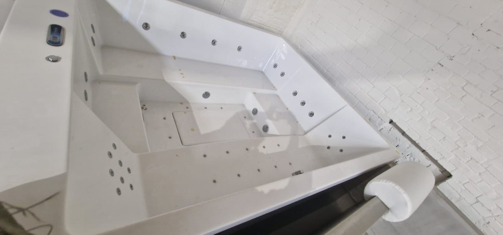 Jacuzzi ogrodowe. na zewnątrz Infinitas 22500 €  Design