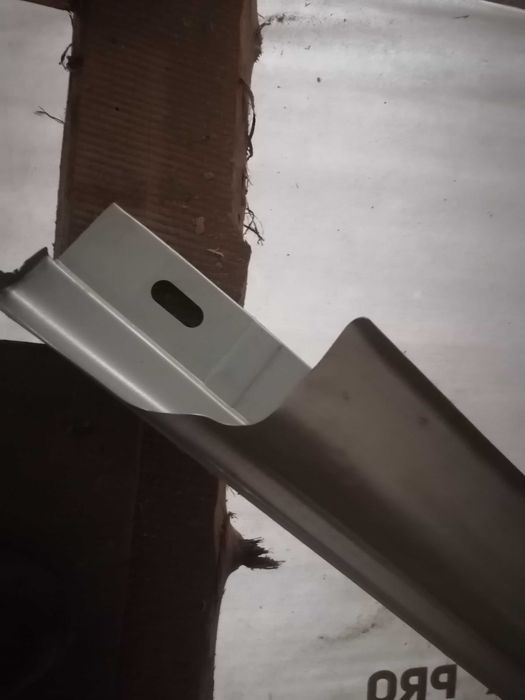 Продам поріг на лагуну хачбек 1993-2002 правий 1