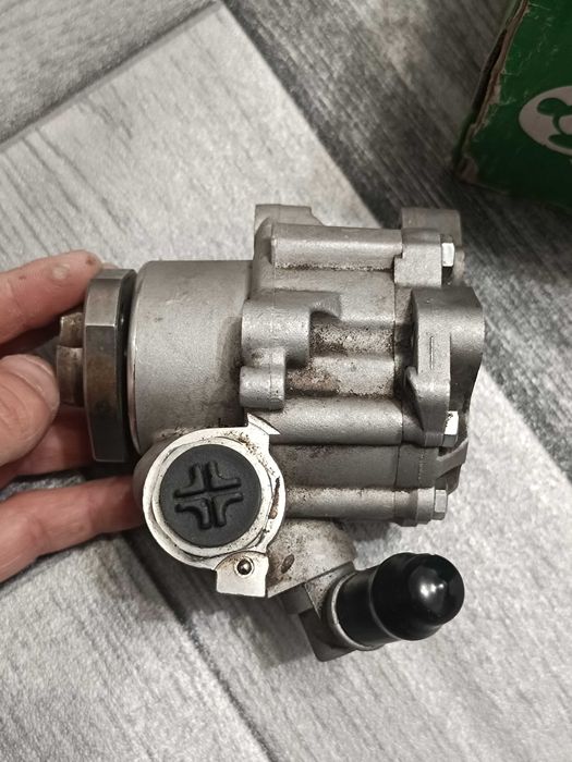 Гідропідсилювач керма насос ГУР AudіA6С5