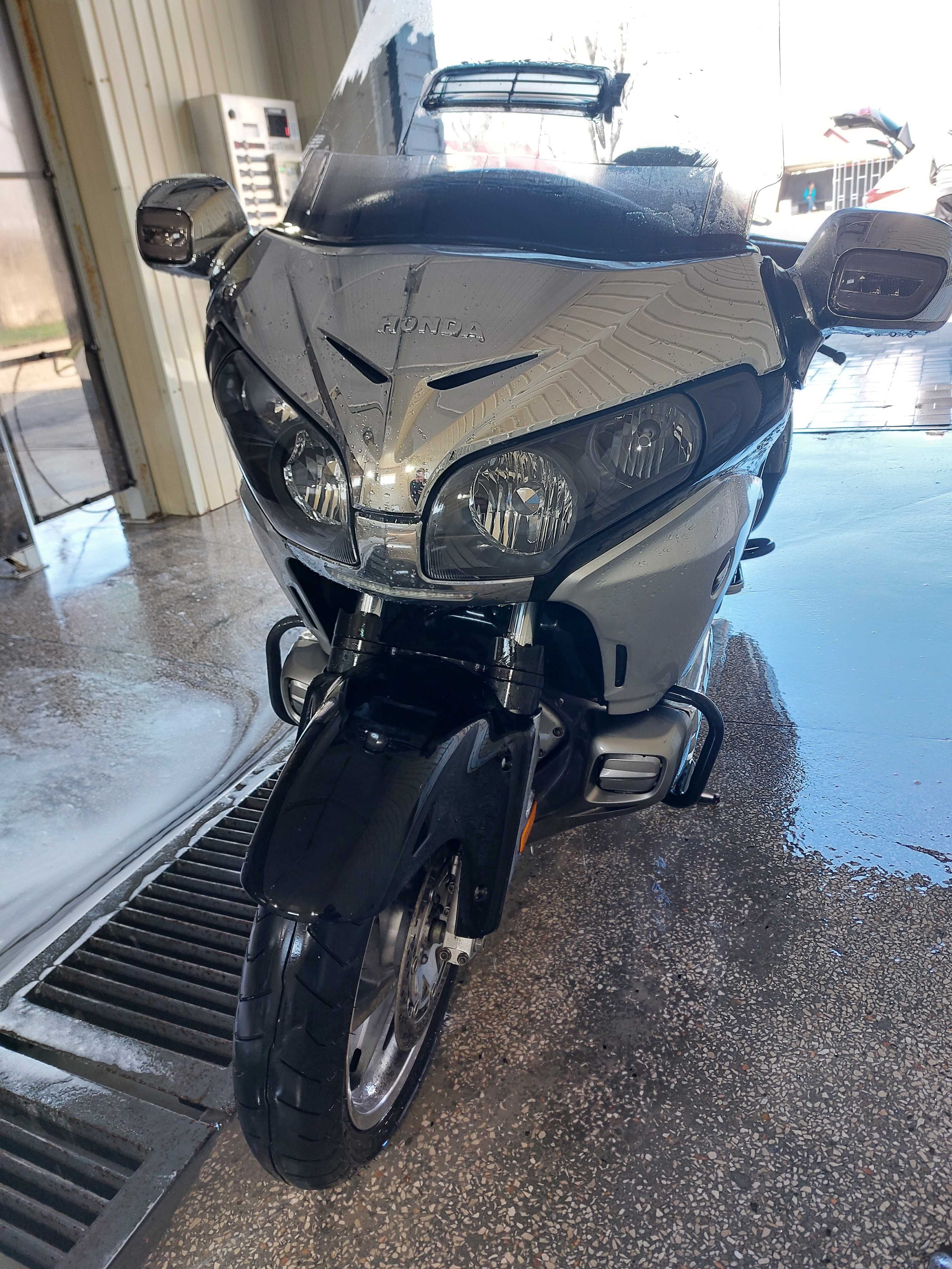 HONDA GL 1800 Продам