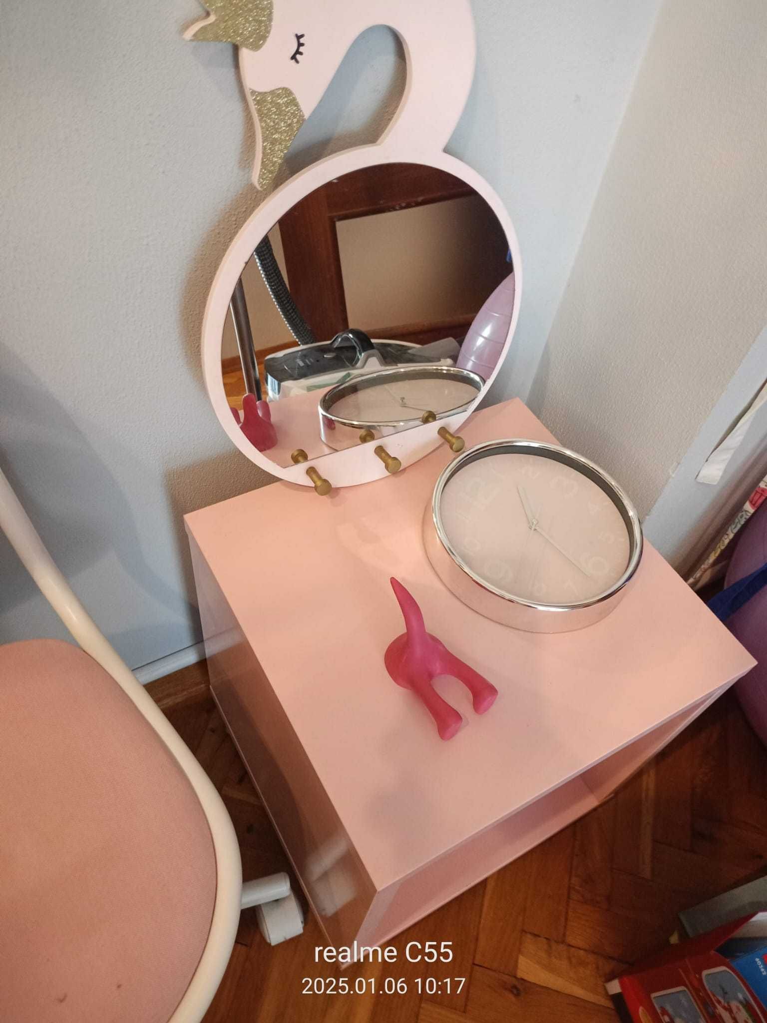 Krzesło Ikea plus szafka lustro zegar