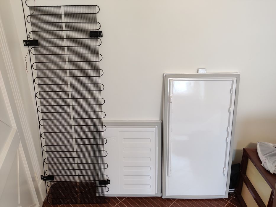 Запчастини до холодильника BEKO.