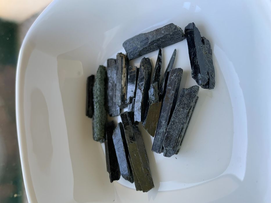 Egirina mineral cristal pedra acnite acmite