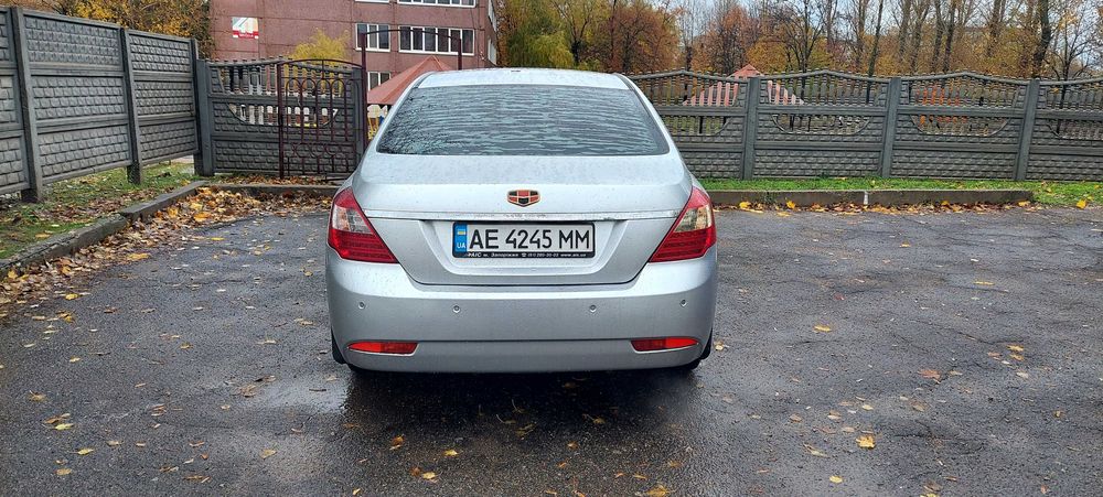 Geely Emgrand 7 5000$ торг у капота