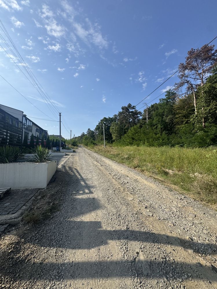 Продаж ділянки біля лісу