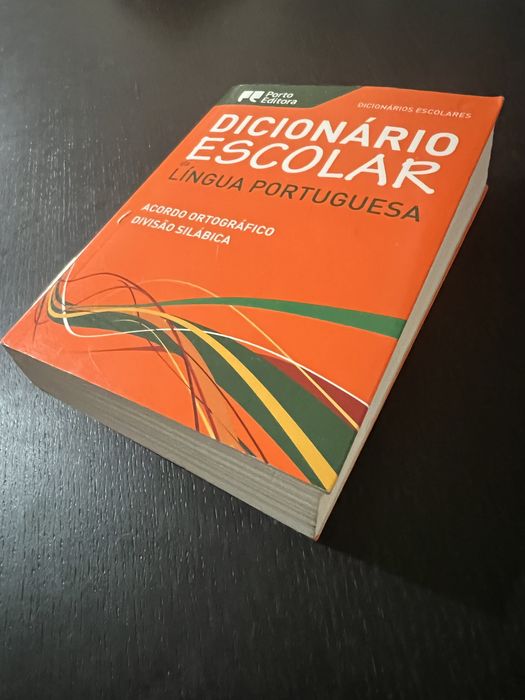 Dicionário Escolar da Língua Portuguesa