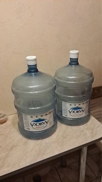 Бутель 18,9 л б/у 2шт