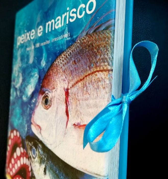 Livro de receitas de peixe e marisco de todo mundo