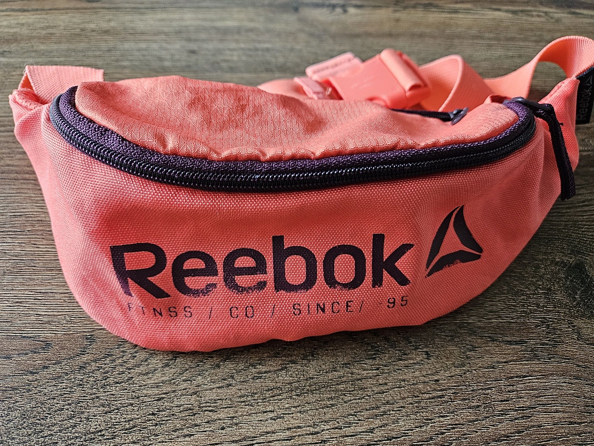 Saszetka/ Nerka Reebok