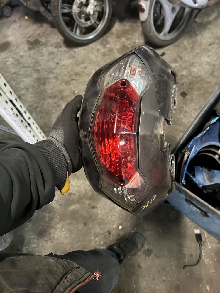 Peugeot kisbee 50 ogon owiewka lampa zadupek