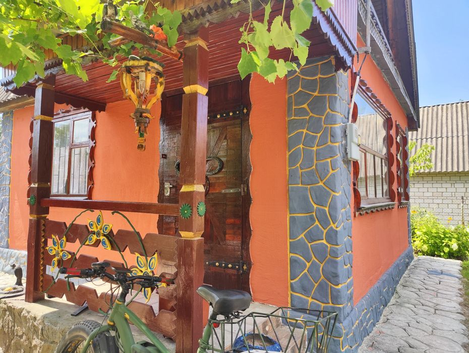 Дача для відпочинку: ліс та канал поруч