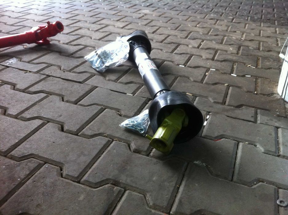 Карданний вал, кардан оприскувача лійки копалки фрези косарки Польща