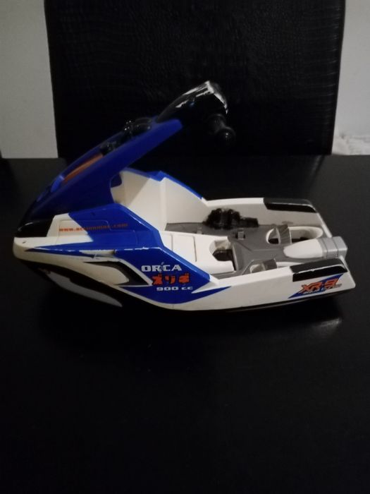 Moto de agua action men.