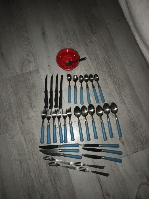 Zestaw Sztućce+cukiernica z łyżeczką