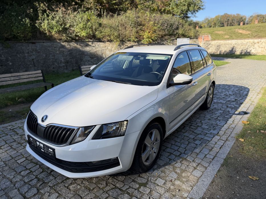 Skoda Octavia Lift 1.6 Tdi Bdb Stan Bogata Wersja Serwisowana Okazja